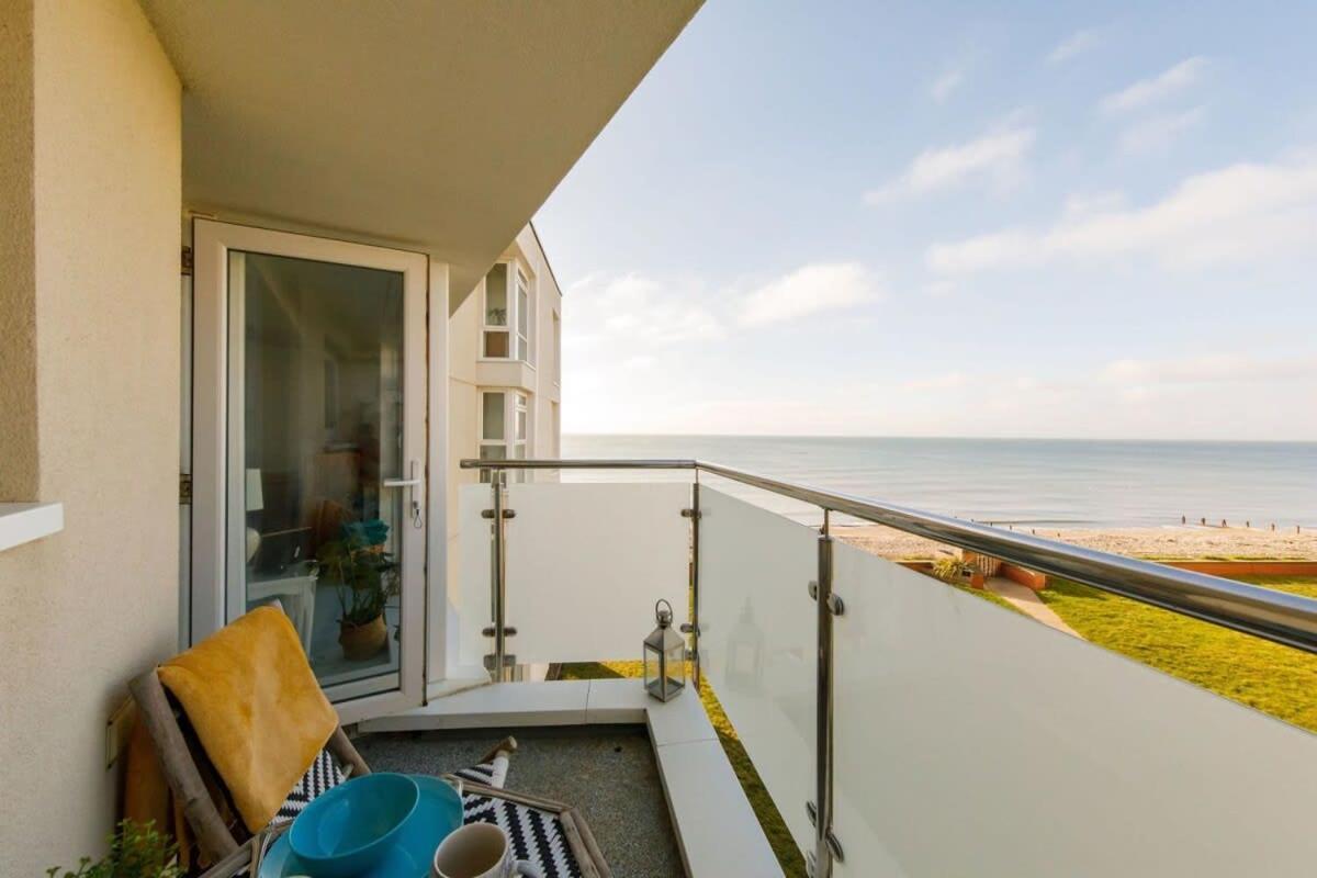 Two Bed Seafront Escape In East Wittering Apartment ภายนอก รูปภาพ