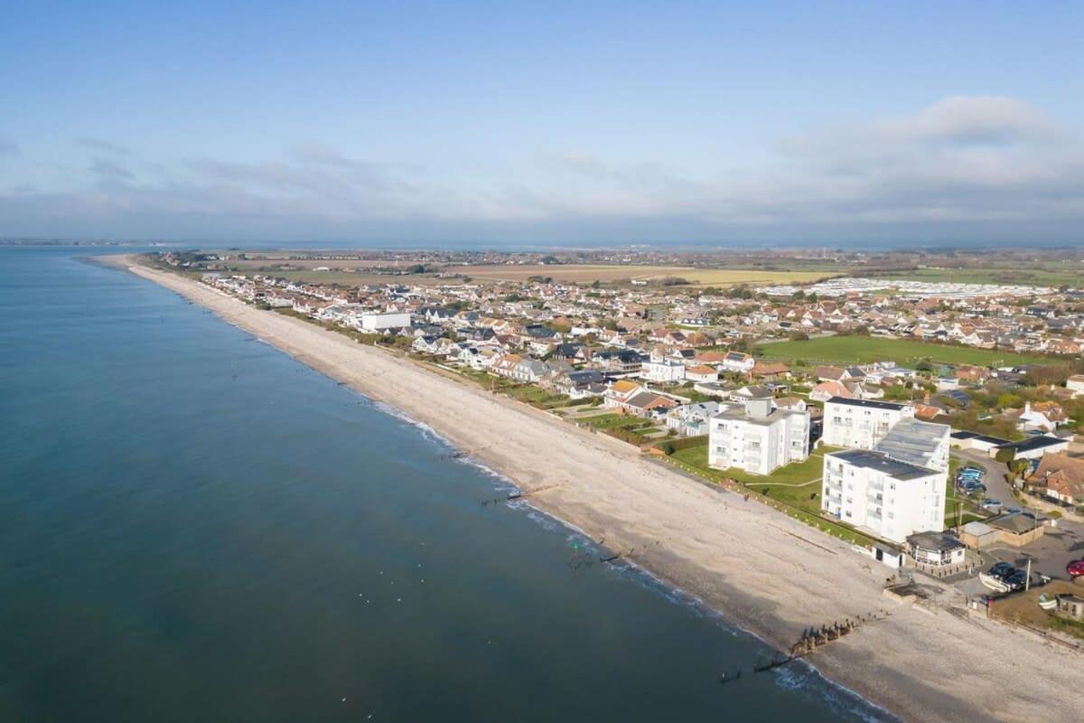 Two Bed Seafront Escape In East Wittering Apartment ภายนอก รูปภาพ